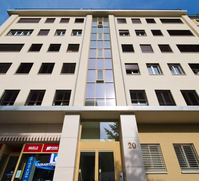 Appartement de 3 pièces au 4ème étage d\'environ 64 m2 au 4ème étage.