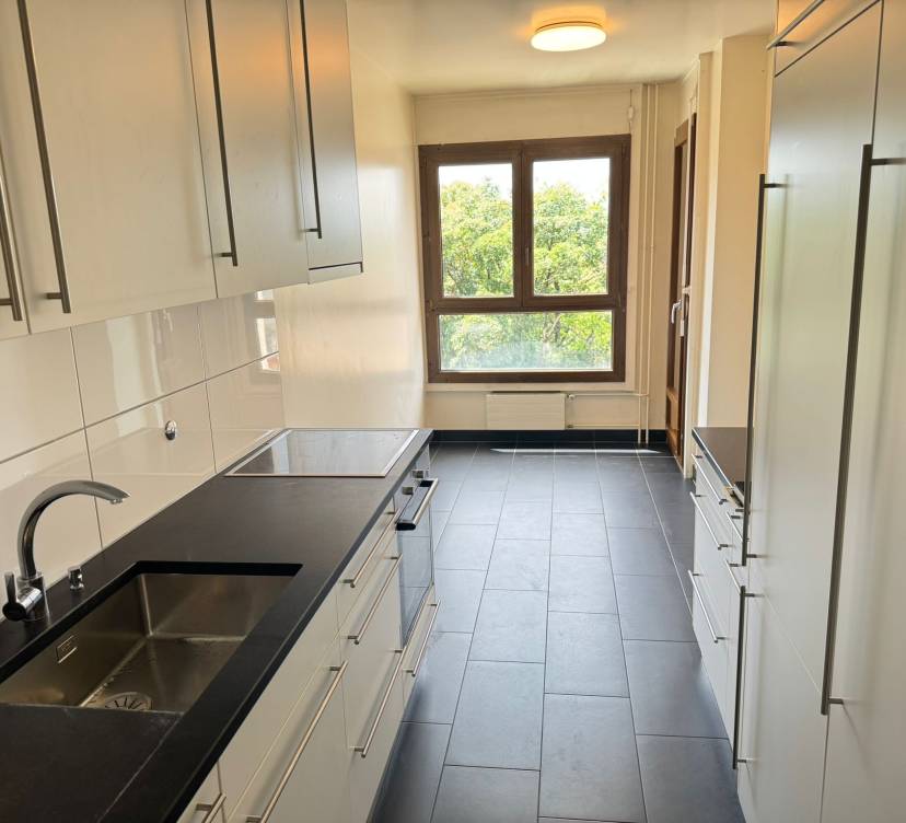 Appartement de 6 pièces au 3ème étage d\'env. 116m2