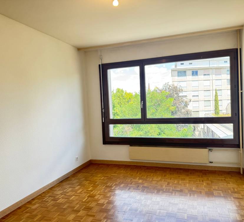 Appartement de 6 pièces au 3ème étage d\'env. 116m2