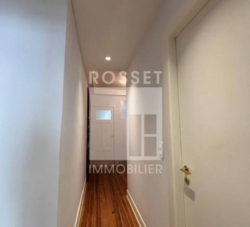 Appartement traversant de 3 pièces au 2ème étage