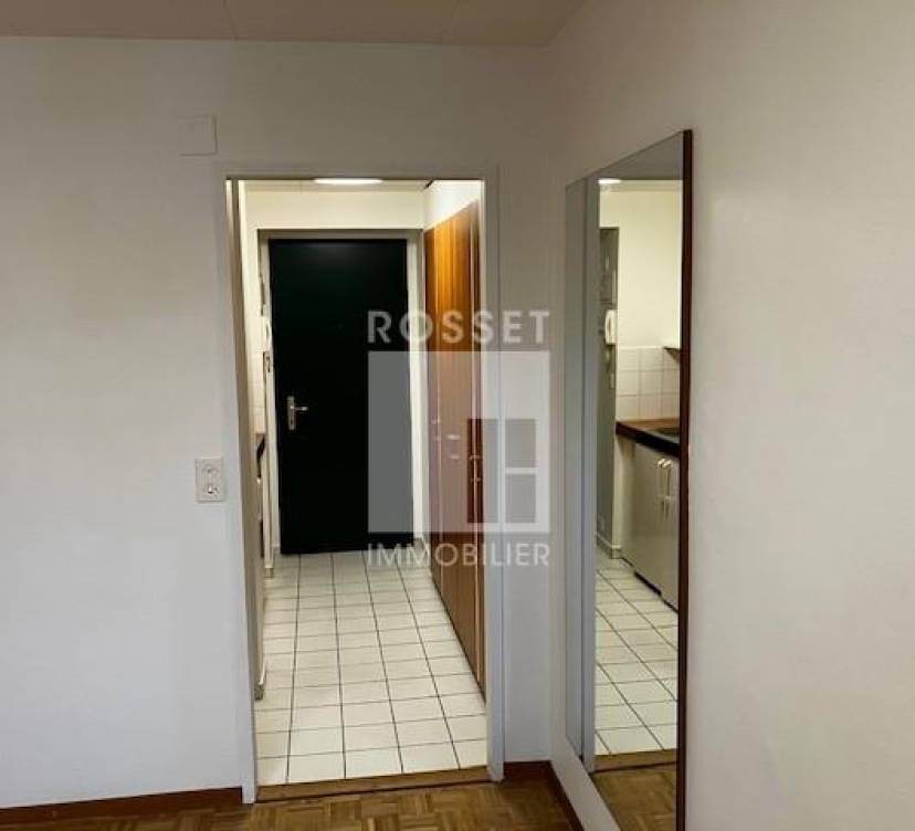 Studio environ 21 m2 au 5ème étage