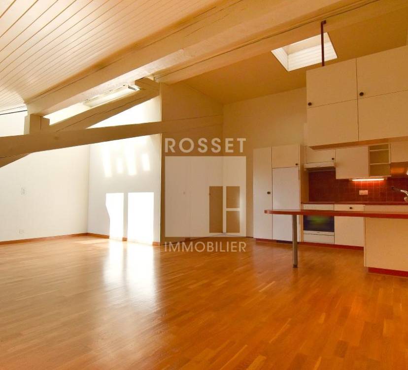 Appartement de 4 pièces traversant au 5ème étage