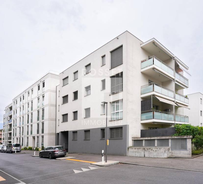 LOGEMENT HM - Appartement de 4 pièces au 1er étage d\'env. 80m2