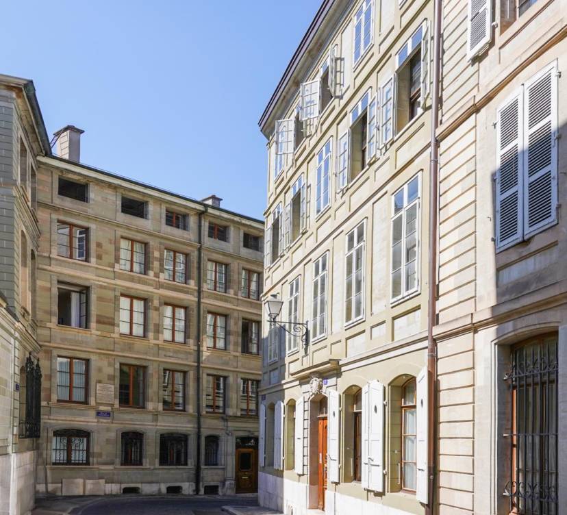 Très bel appartement de 5.5 pièces au 1er étage dans un immeuble de caractère au Coeur de la Vieille-Ville