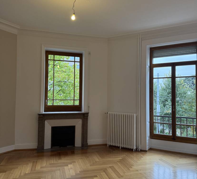 Bel objet d\'environ 171m2 situé au 1er étage, en plein coeur du Quartier de Champel et proche de toutes les commodités. 