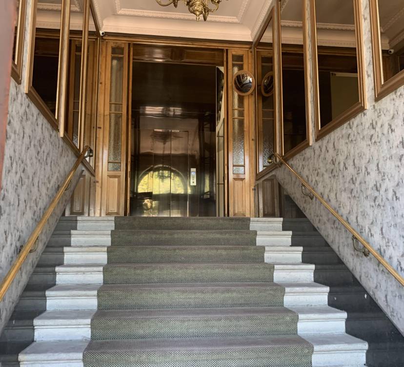 STUDIO DANS LES COMBLES