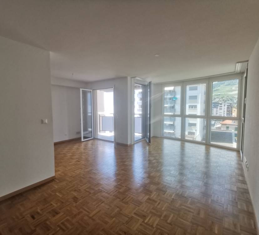 A LOUER, appartement de 3.5 pièces au 5ème étage