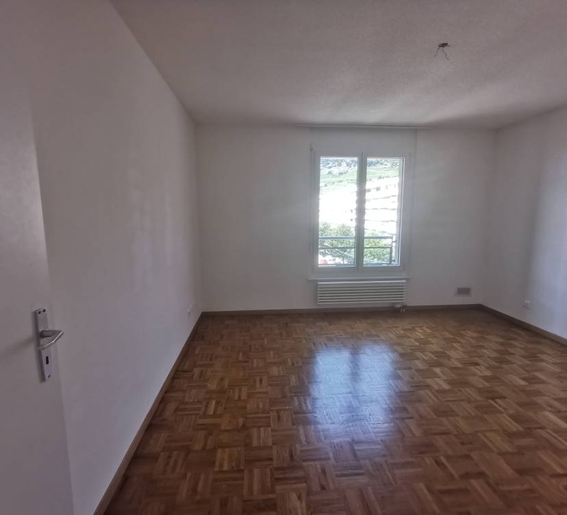 A LOUER, appartement de 3.5 pièces au 5ème étage