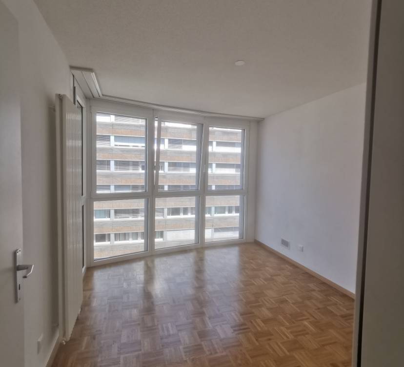 A LOUER, appartement de 3.5 pièces au 5ème étage