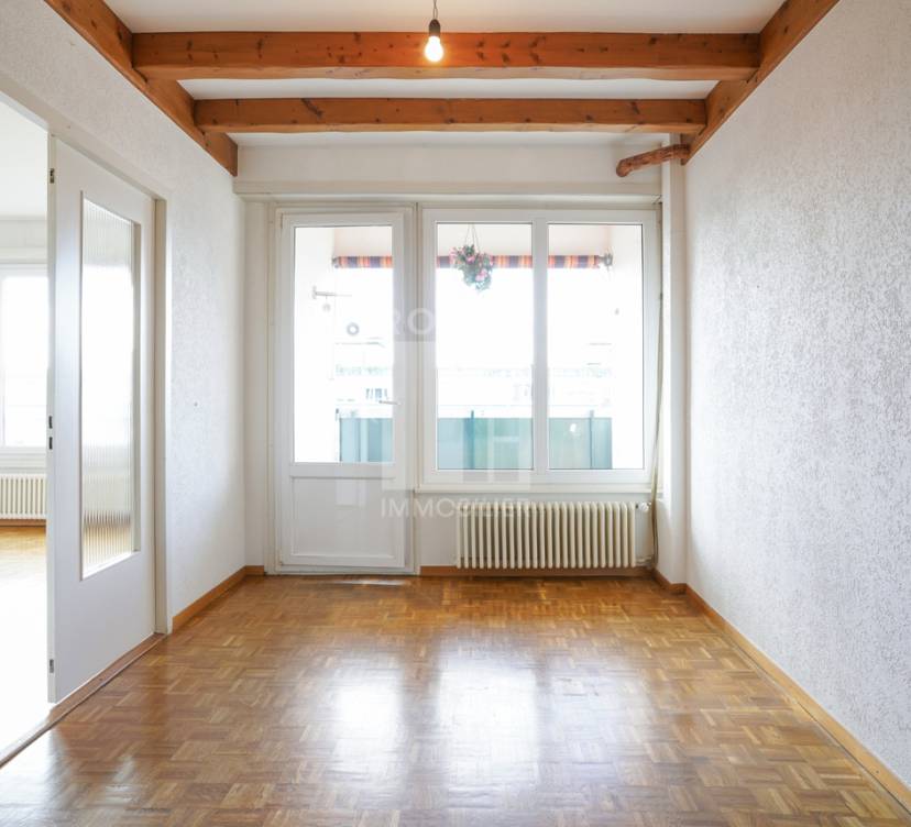 En exclusivité - Bel appartement de 5 pièces à rénover Exclusive - Beautiful 5-room apartment to renovate