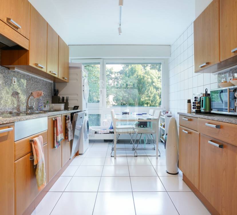 Bel appartement en plein cœur de Florissant Beautiful apartment in the heart of Florissant