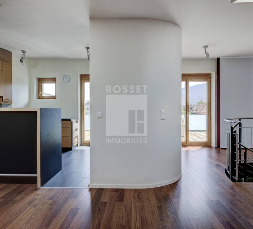 En Exclusivité : Duplex de 5 pièces au cœur de Plan-les-Ouates