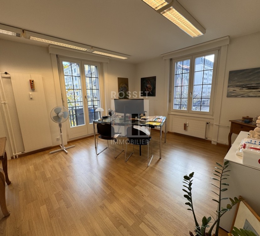 Surface administrative ou logement de 122m2