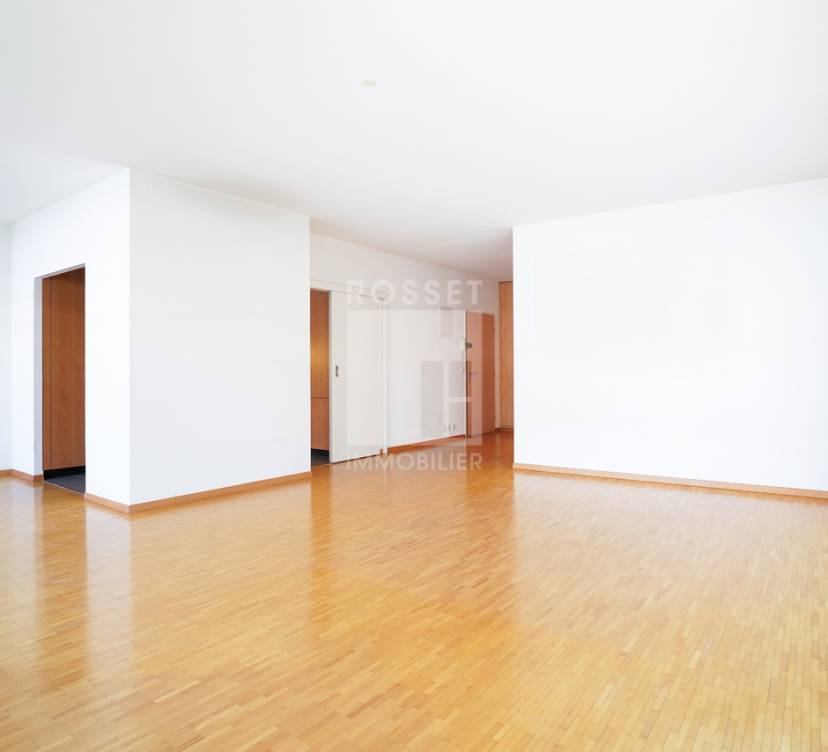 En Exclusivité : Beau 6 pièces avec une grande terrasse en pignon