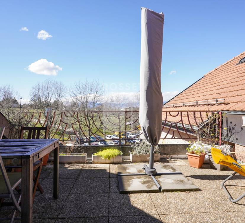 En exclusivité - Duplex en attique au cœur de Plan-les-OuatesExclusive - Duplex penthouse in the heart of Plan-les-Ouates
