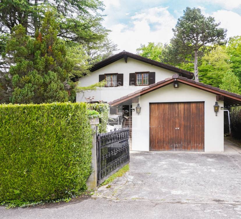 En Exclusivité : Villa individuelle à rénover au coeur de Veyrier