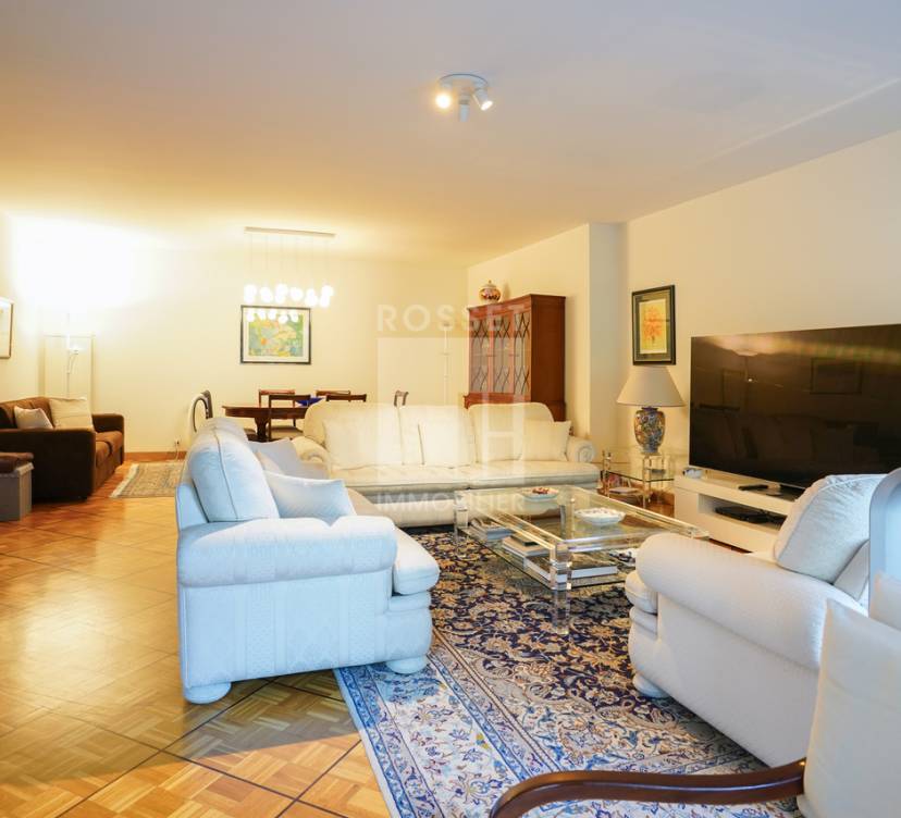 Bel appartement en plein cœur de Florissant Beautiful apartment in the heart of Florissant