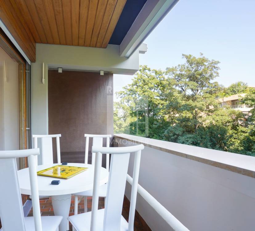 Bel appartement en plein cœur de Florissant Beautiful apartment in the heart of Florissant