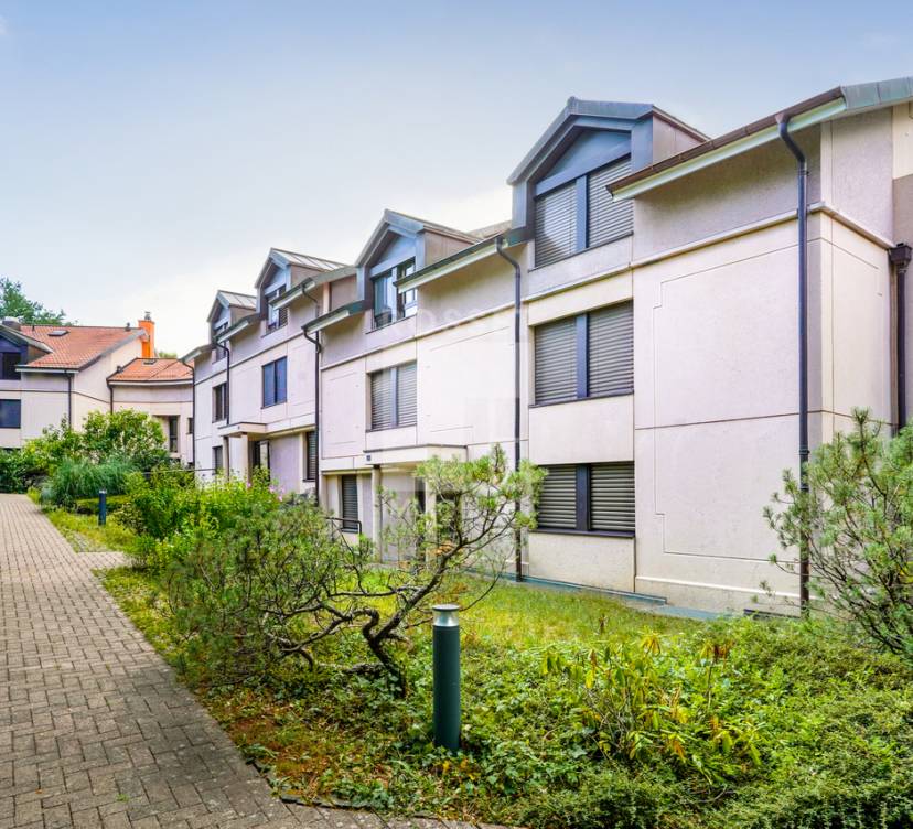 En Exclusivité : Bel Attique de 5,5 pièces au cœur de Pinchat