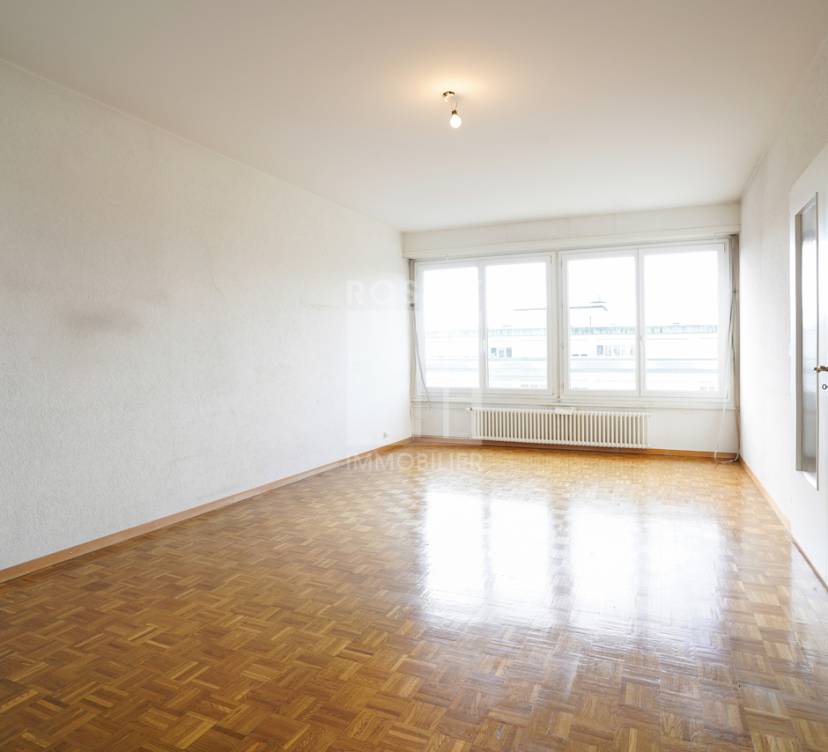 En exclusivité - Bel appartement de 5 pièces à rénover Exclusive - Beautiful 5-room apartment to renovate
