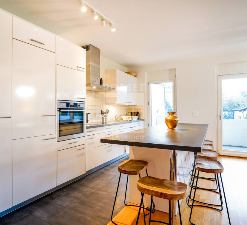 Exclusivité : Appartement de 6 pièces avec balcons aux Charmilles