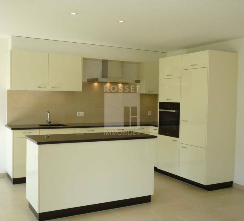 Spacieux appartement au rez-de-chaussée