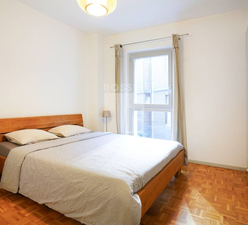 Bel appartement en plein cœur du centre ville Beautiful apartment in the heart of downtown