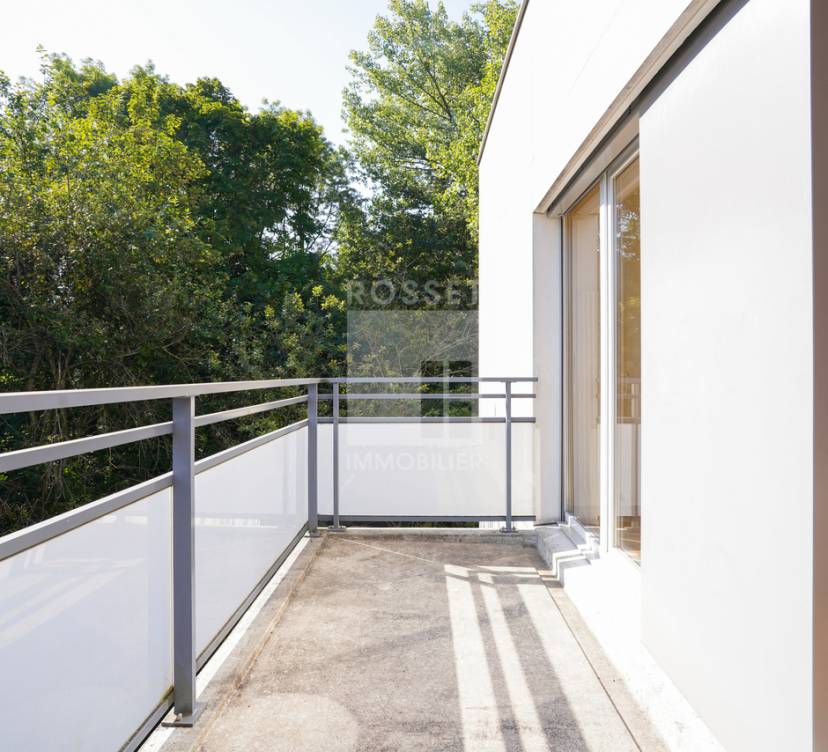 En Exclusivité : Beau 6 pièces avec une grande terrasse en pignon