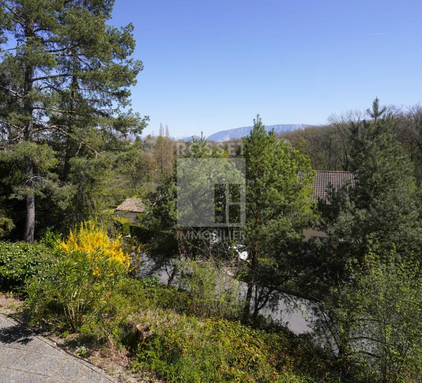Belle villa individuelle à rénoverBeautiful detached villa to renovate
